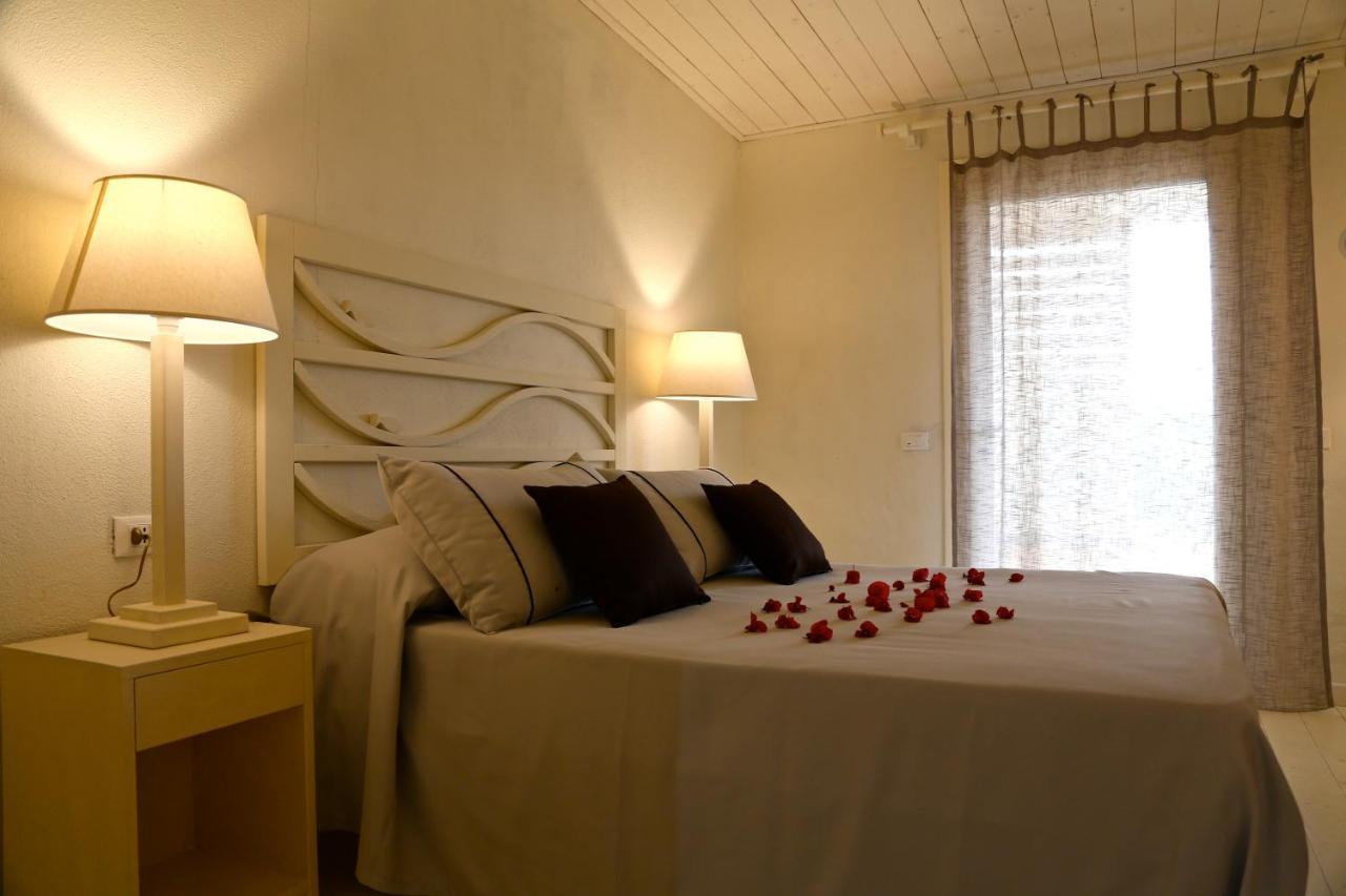 Residence Les Oliviers Porto Azzurro Eksteriør billede