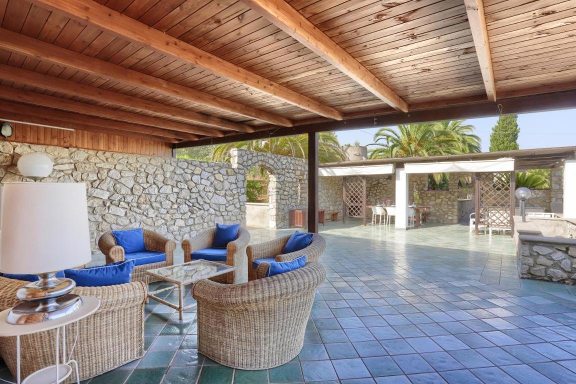 Residence Les Oliviers Porto Azzurro Eksteriør billede